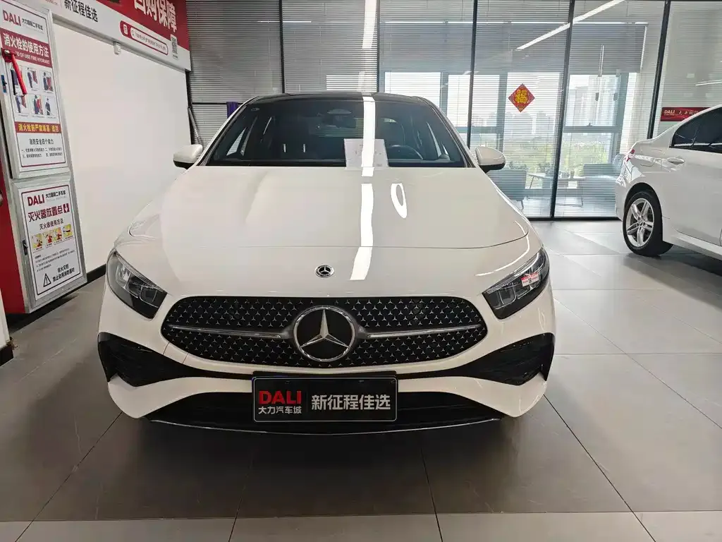 Mercedes-Benz A-Class 2023 из CN, фото 2
