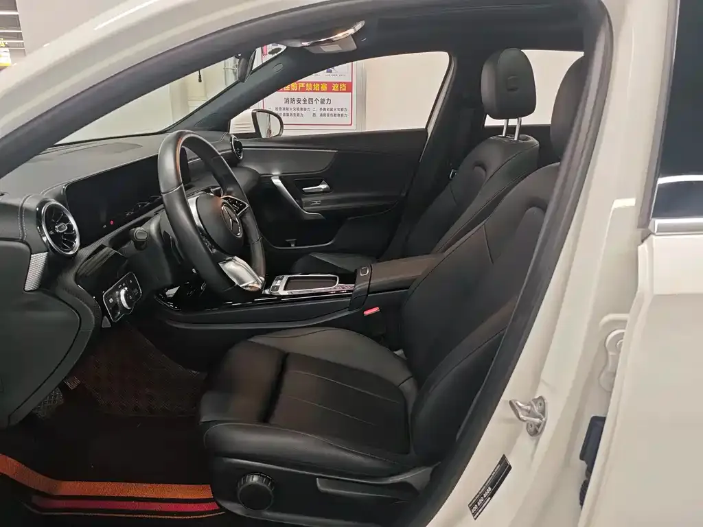 Mercedes-Benz A-Class 2023 из CN, фото 5