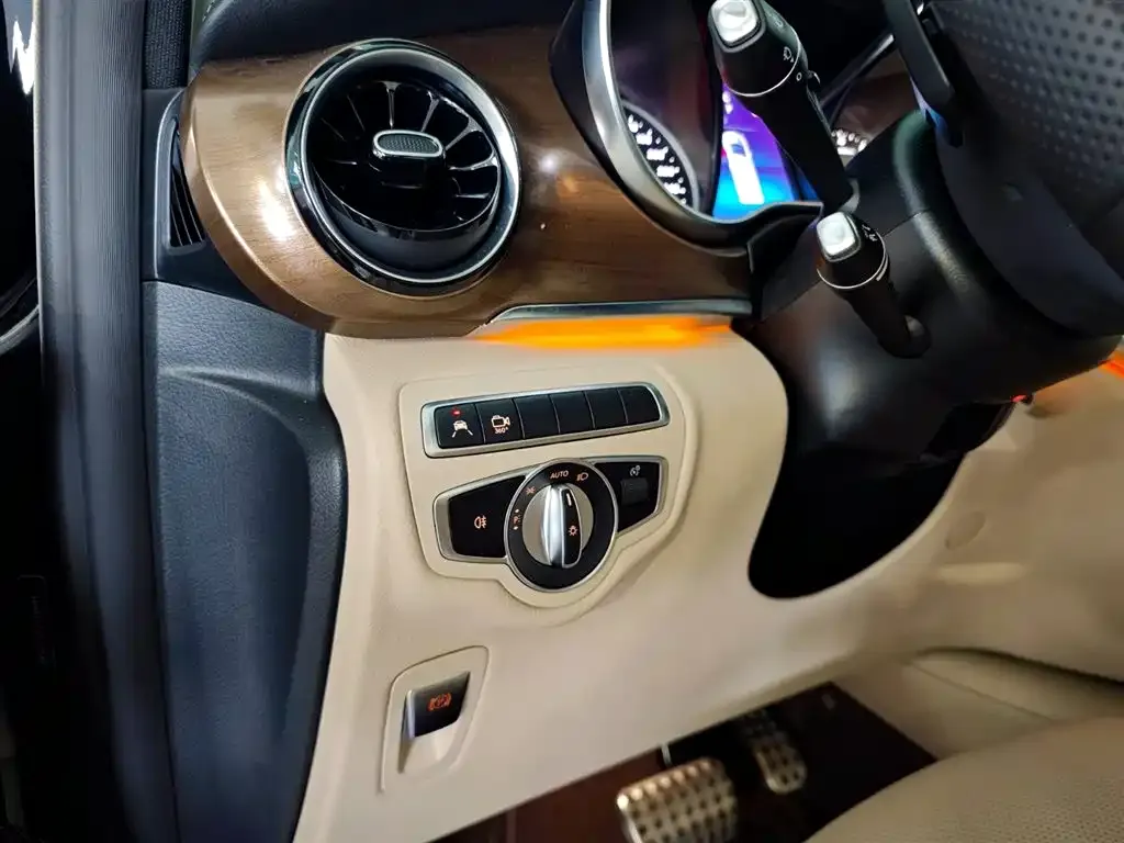Mercedes-Benz V-Class 2024 из CN, фото 10