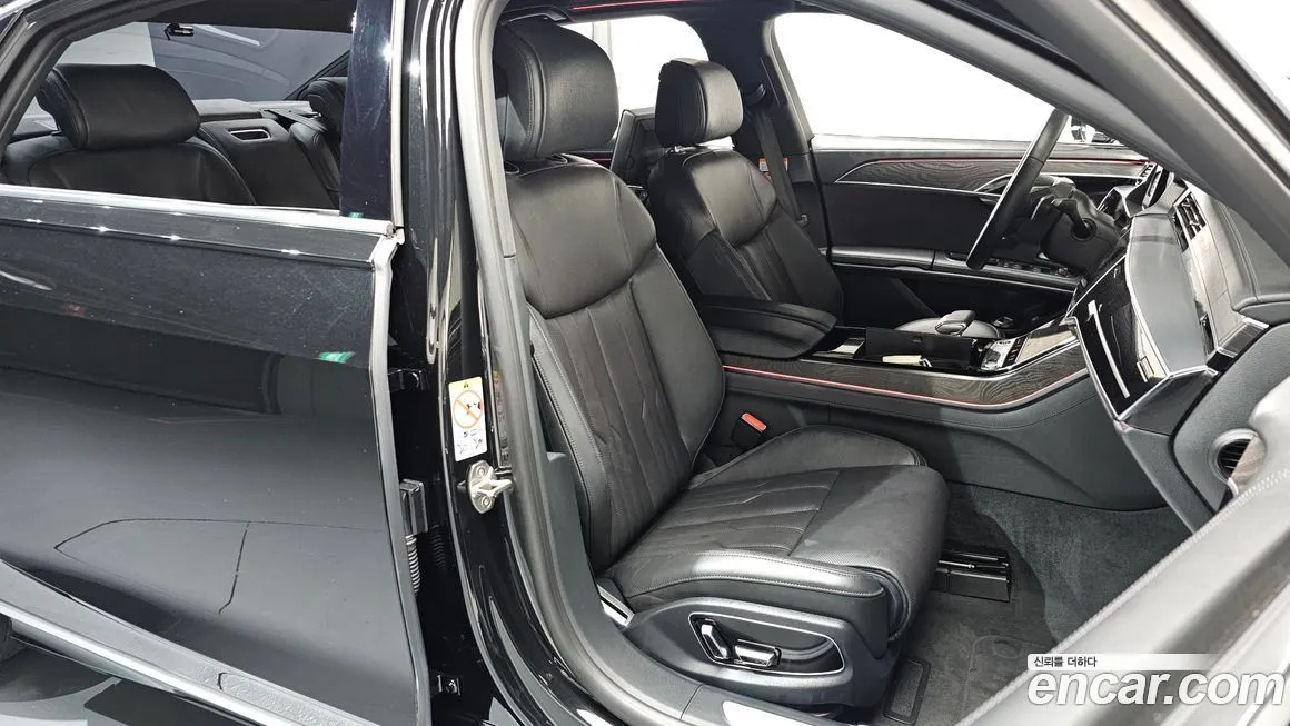 Audi A8 — фото 10