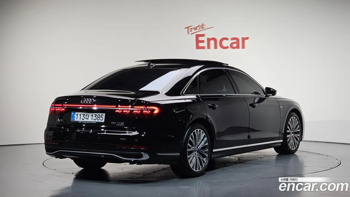 Audi A8 — фото 2