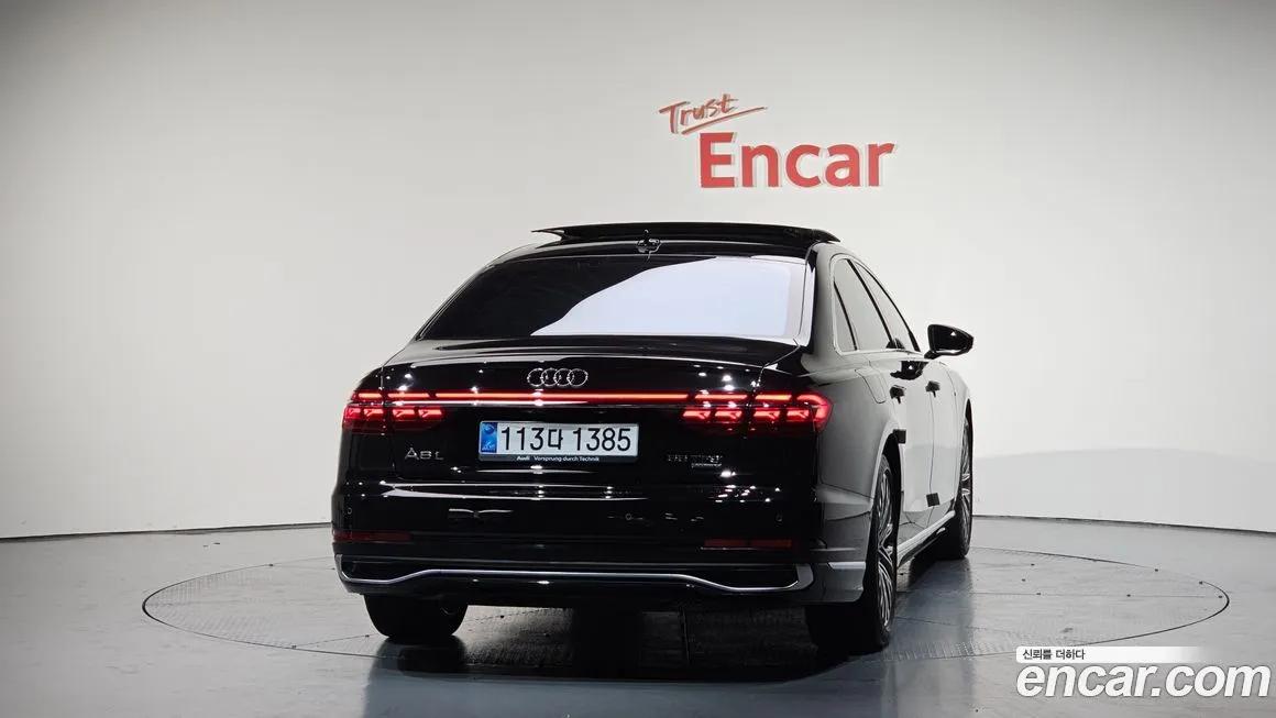 Audi A8 — фото 4