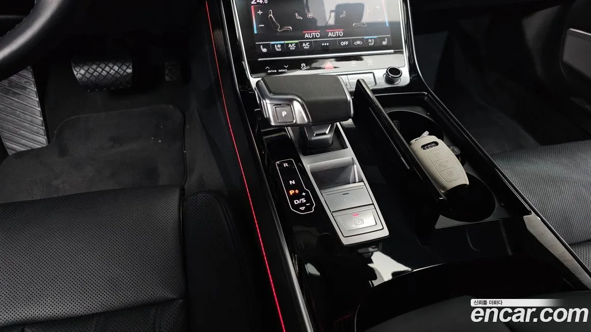 Audi A8 — фото 9