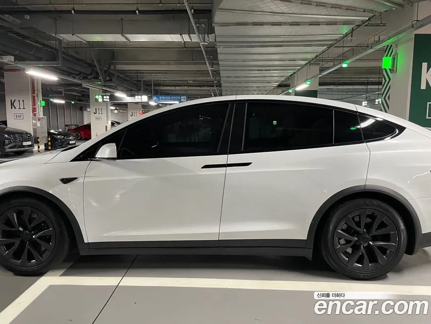 Tesla Model X 2023 из KR, фото 10