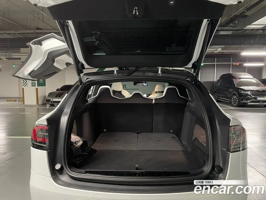 Tesla Model X 2023 из KR, фото 8