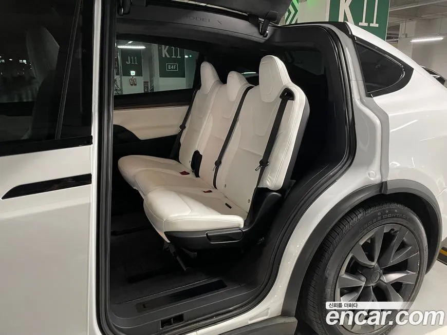 Tesla Model X 2023 из KR, фото 9