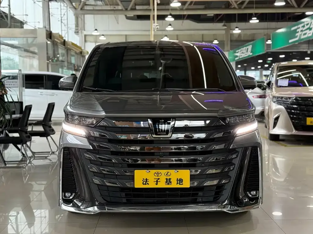 Toyota Vellfire 2023 из CN, фото 2