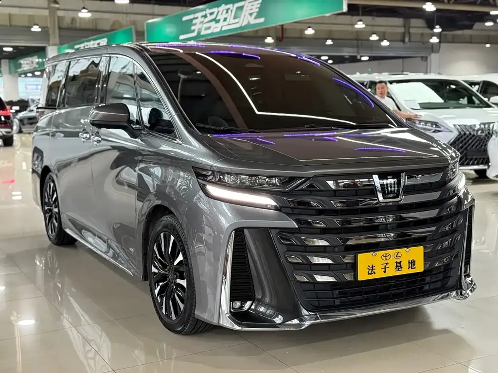 Toyota Vellfire 2023 из CN, фото 3