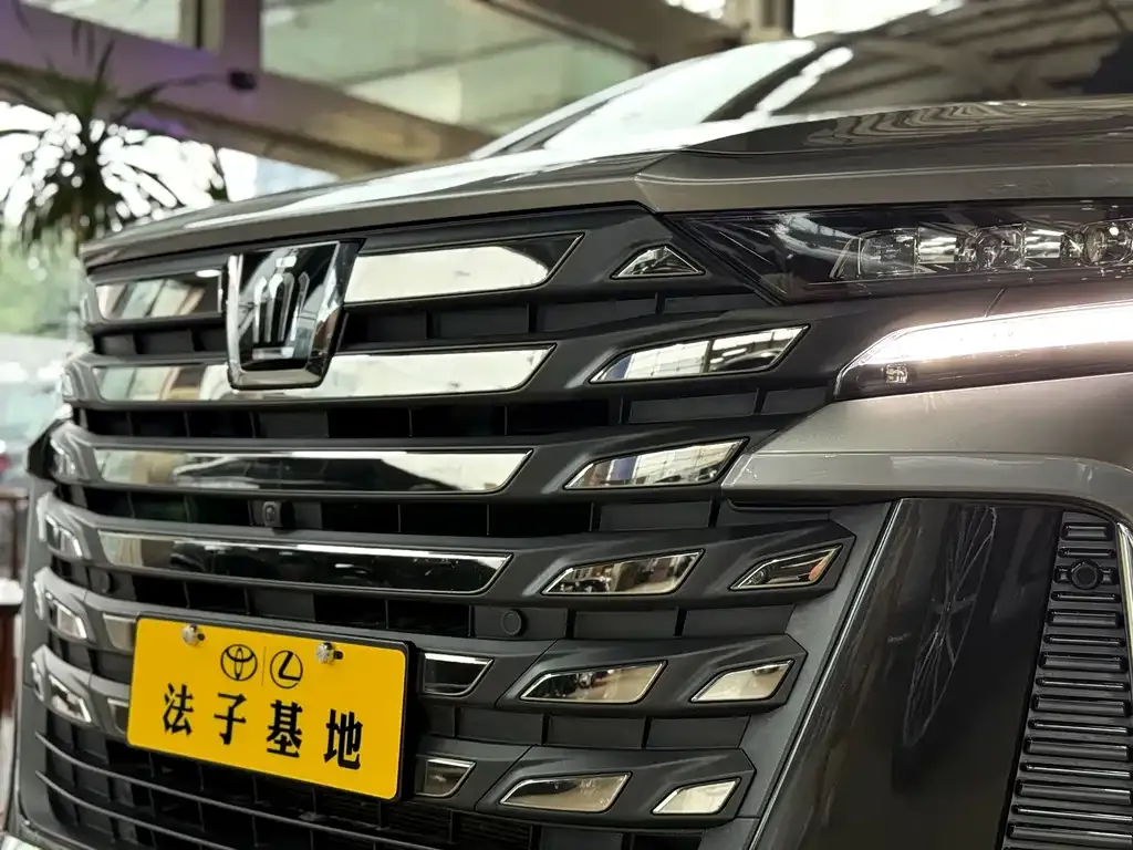 Toyota Vellfire 2023 из CN, фото 5