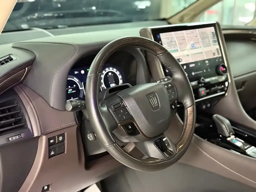 Toyota Vellfire 2023 из CN, фото 9