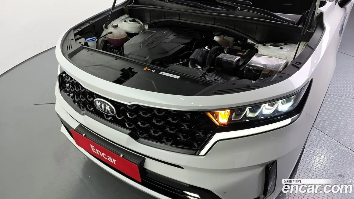 Kia Sorento — фото 6