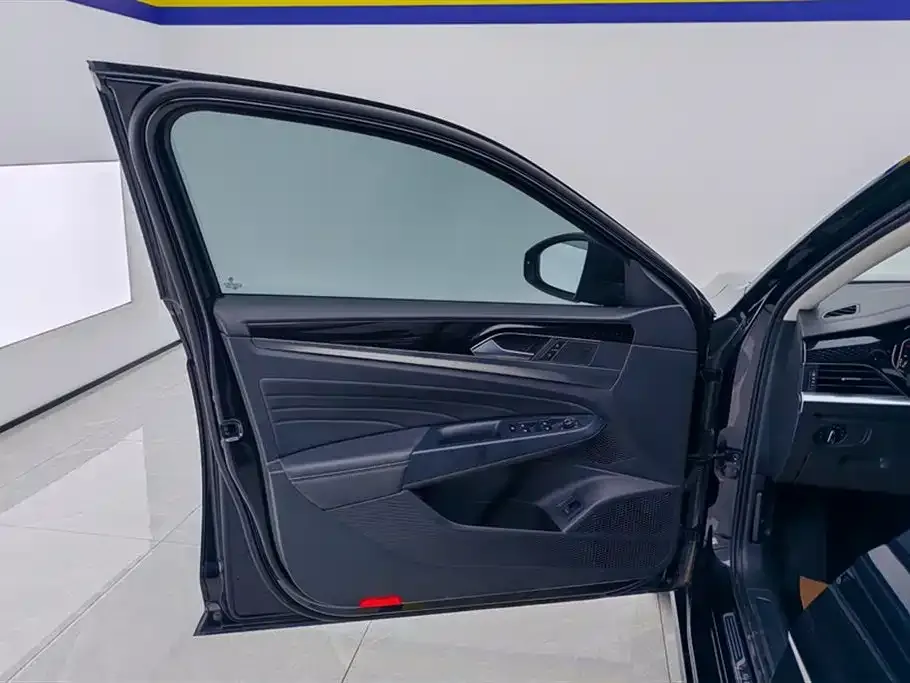 Volkswagen Passat 2022 из CN, фото 7