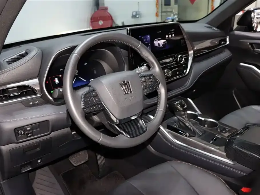 Toyota Crown Kluger 2024 из CN, фото 10