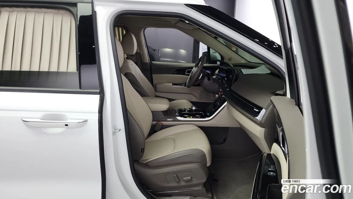 Kia Carnival — фото 10