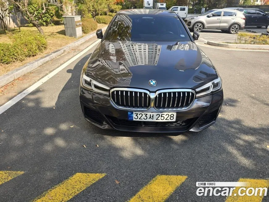 BMW 5-Series — фото 1