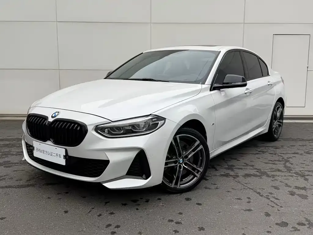 BMW 1 Series 2023 из CN, фото 1