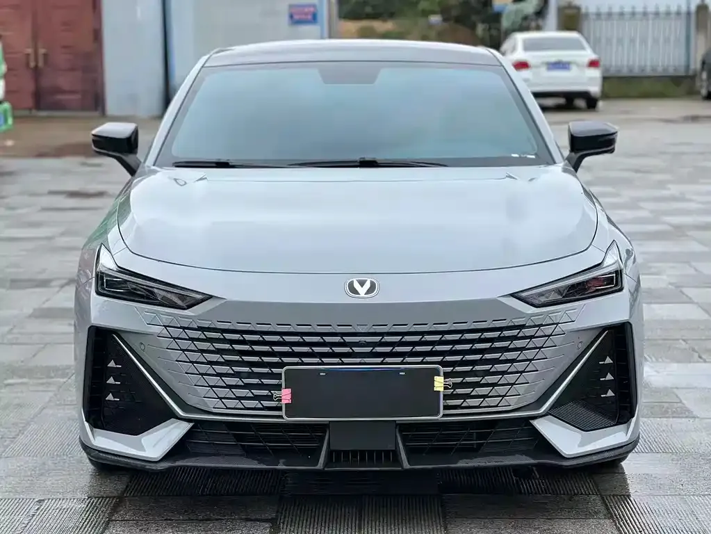 Changan UNI-V 2023 из CN, фото 2