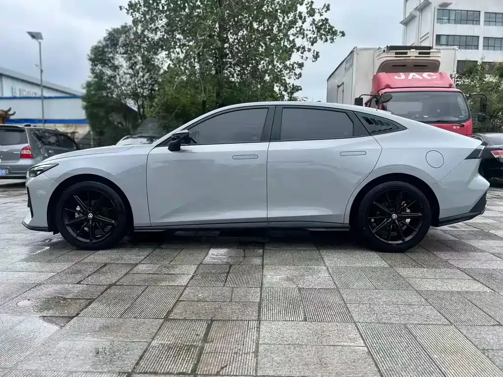 Changan UNI-V 2023 из CN, фото 4