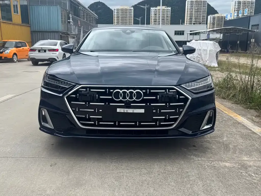 Audi A7L 2022 из CN, фото 2