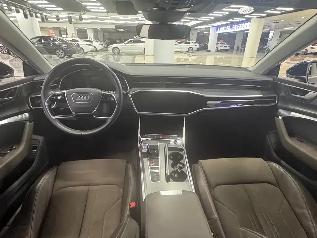 Audi A7L 2022 из CN, фото 5