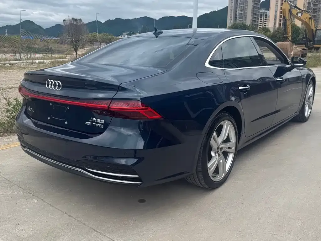 Audi A7L 2022 из CN, фото 8