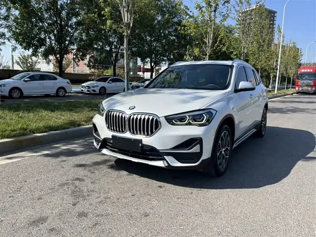 BMW X1 — фото 1