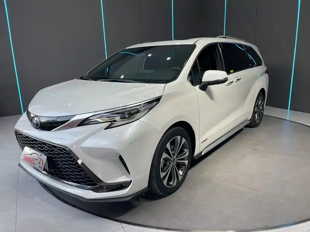 Toyota Granvia 2023 из CN, фото 1
