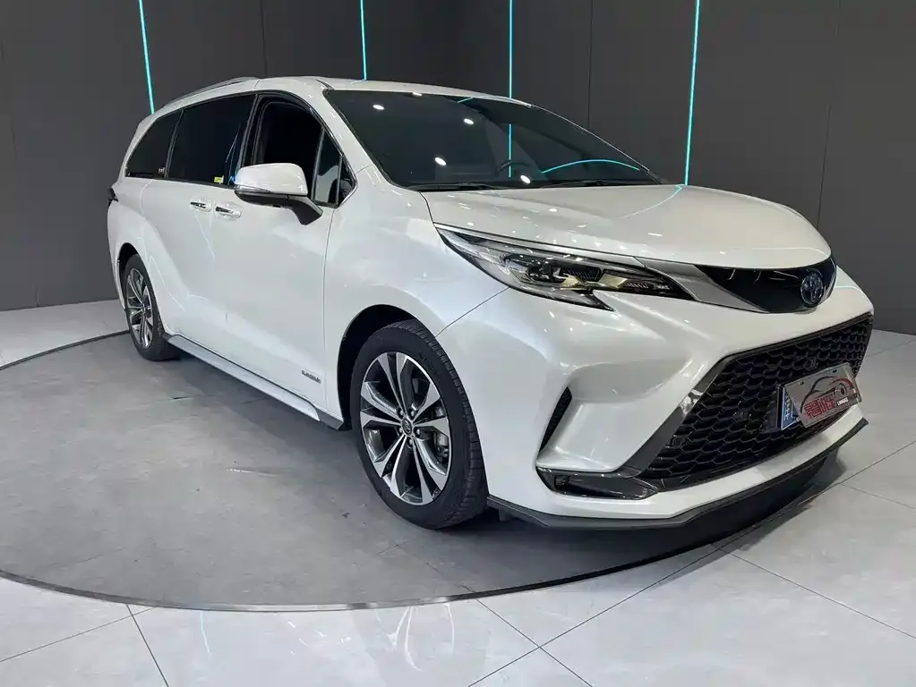 Toyota Granvia 2023 из CN, фото 3
