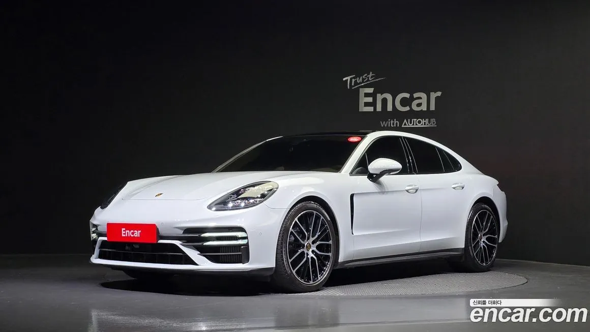 Porsche Panamera — фото 1