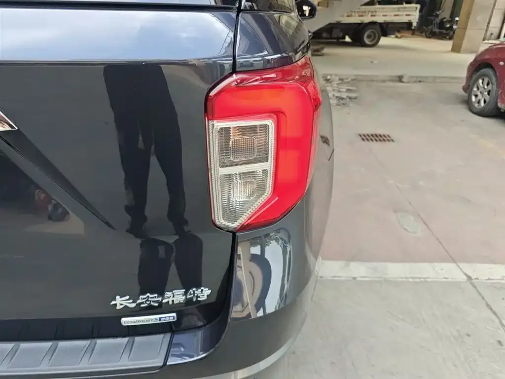 Ford Explorer 2022 из CN, фото 8