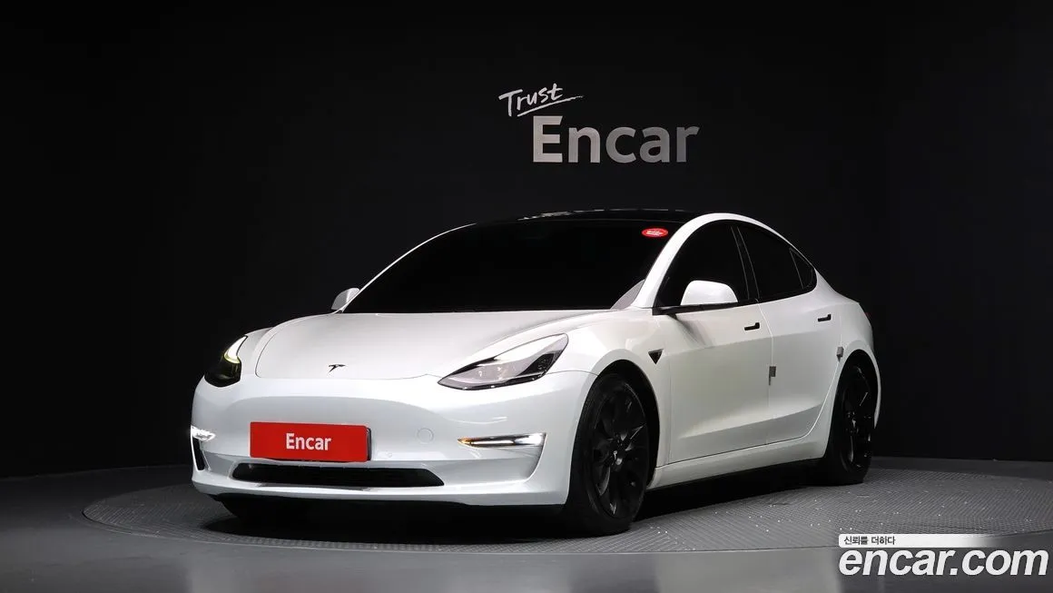 Tesla Model 3 — фото 1