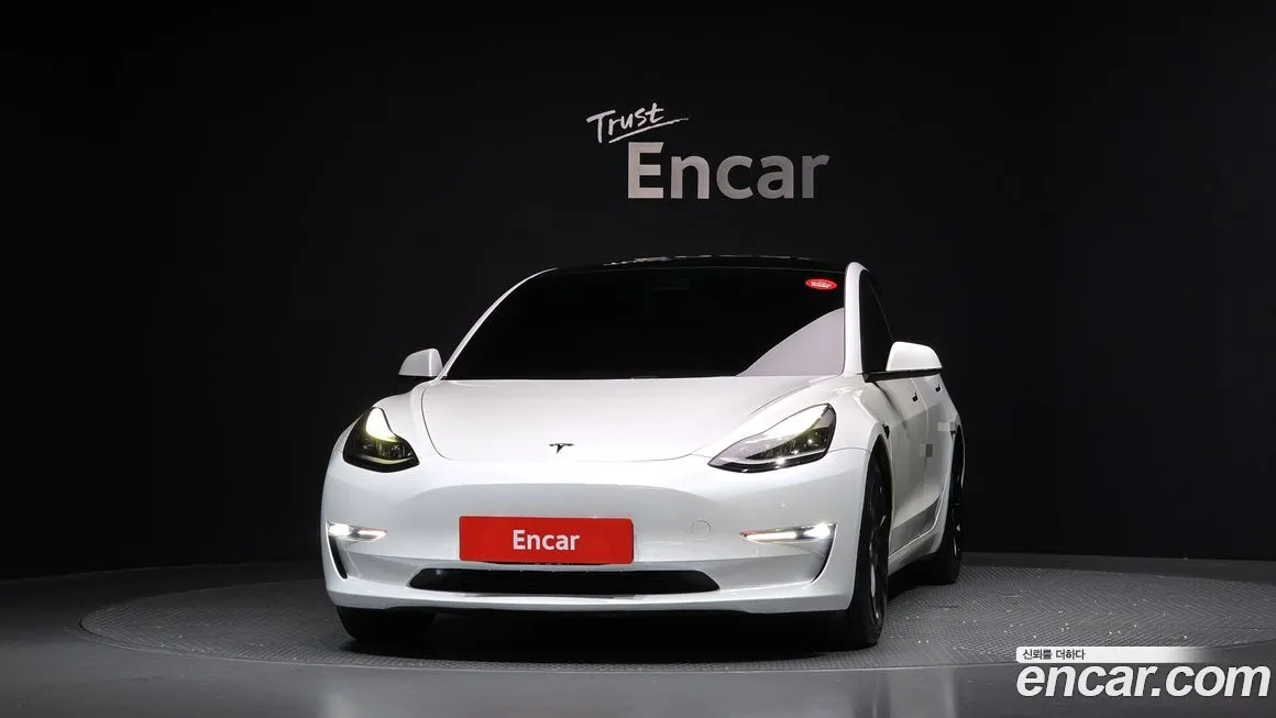 Tesla Model 3 — фото 3