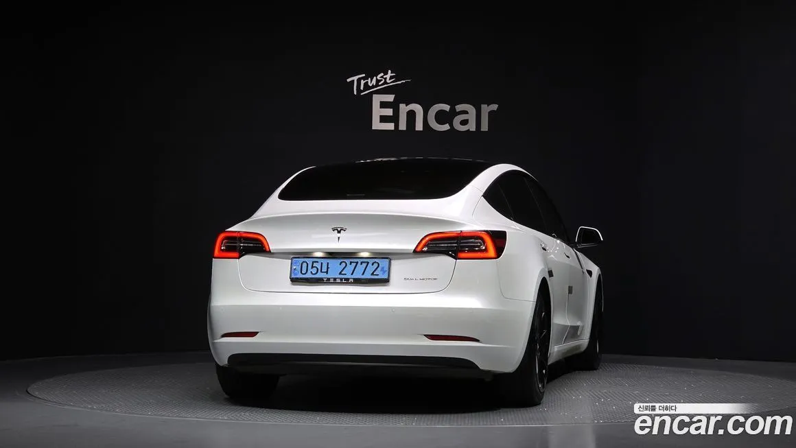 Tesla Model 3 — фото 4