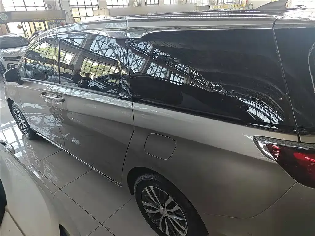 Buick GL8 2023 из CN, фото 5