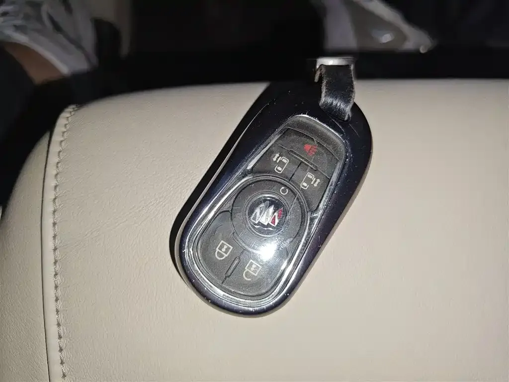 Buick GL8 2023 из CN, фото 9