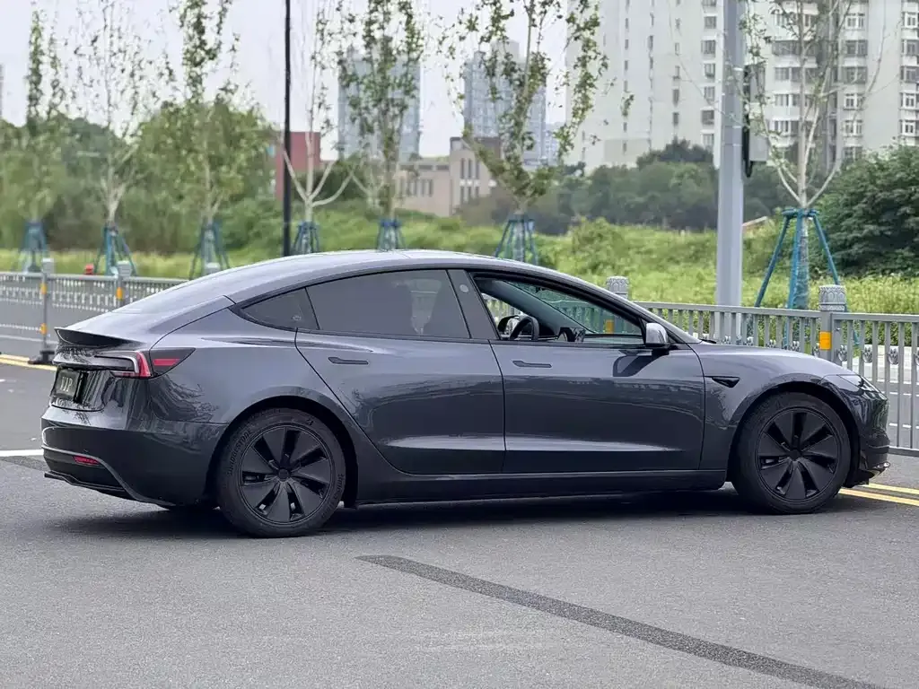 Tesla Model 3 2025 из CN, фото 6