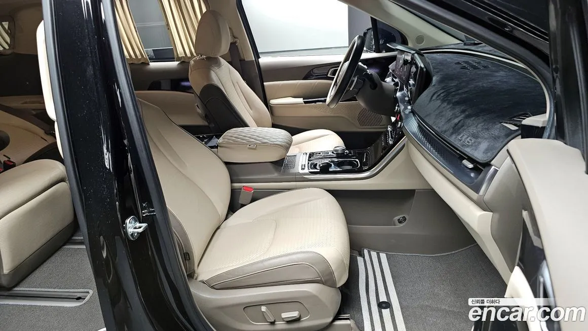 Kia Carnival — фото 10