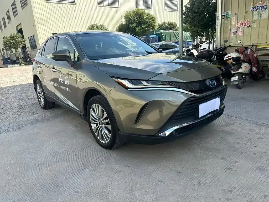 Toyota Harrier — фото 2
