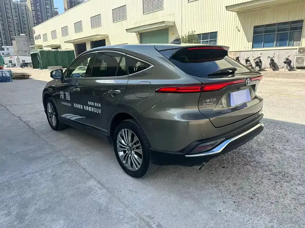 Toyota Harrier — фото 3