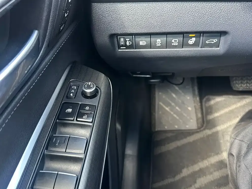 Toyota Harrier — фото 6