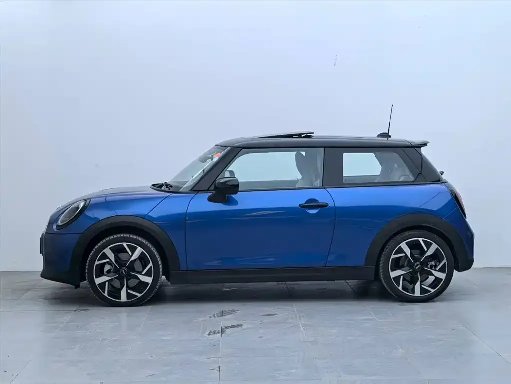 MINI Cooper (3-door) 2025 из CN, фото 3