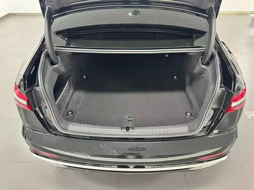 Audi A6L 2025 из CN, фото 7