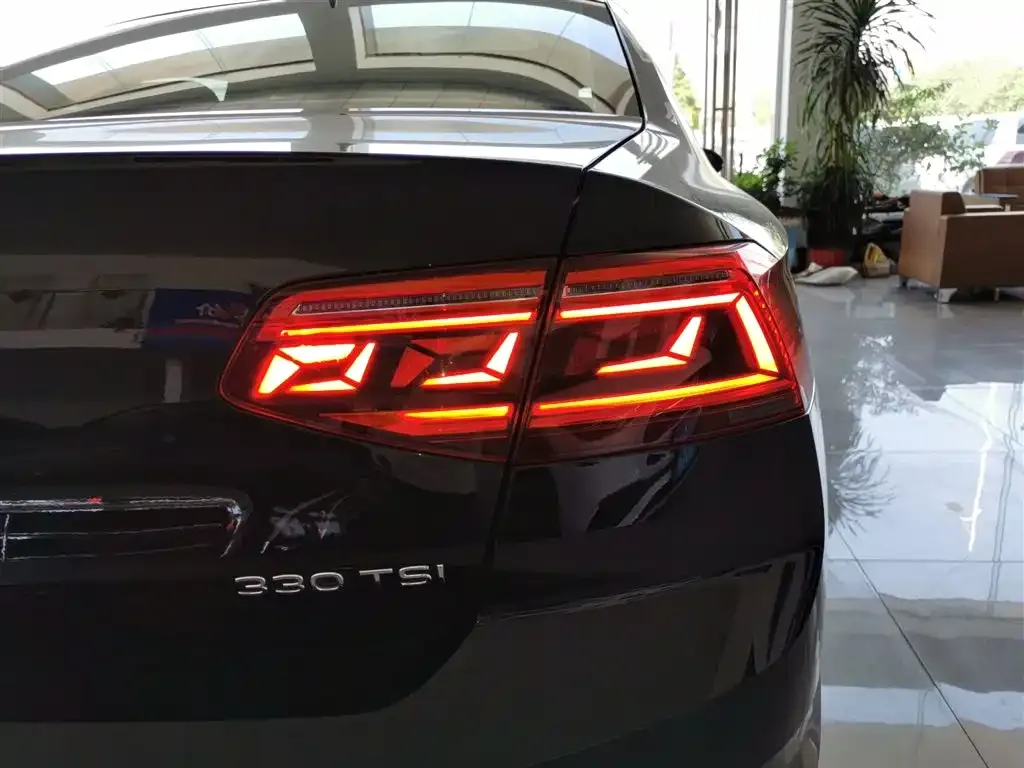 Volkswagen Magotan 2022 из CN, фото 8