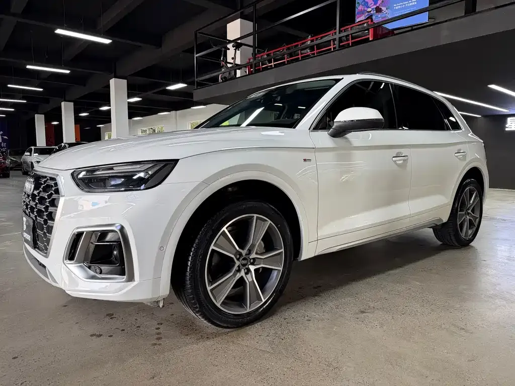 Audi Q5L 2022 из CN, фото 1