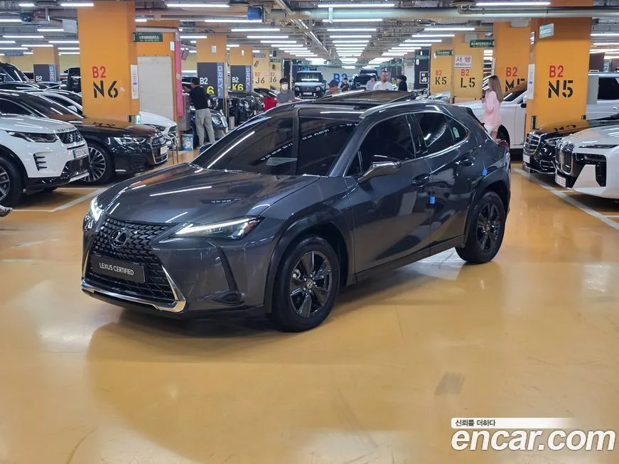 Lexus UX — фото 1