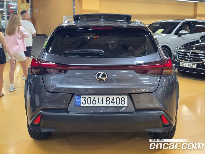 Lexus UX — фото 4