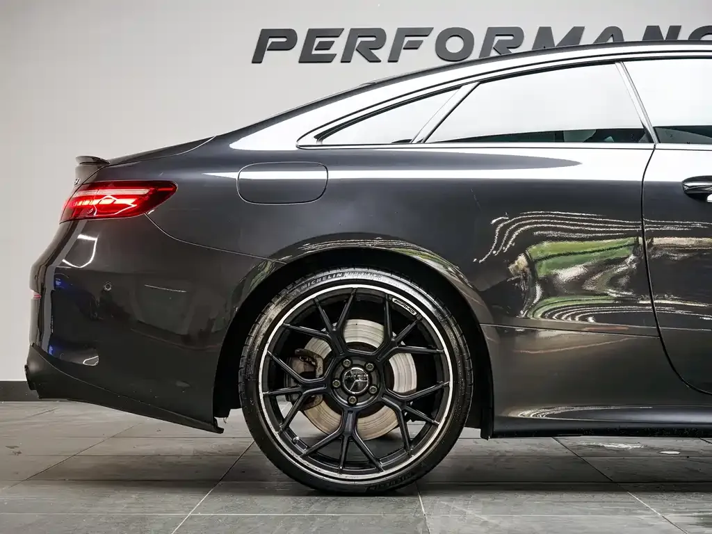 Mercedes-Benz E-Class AMG — фото 4