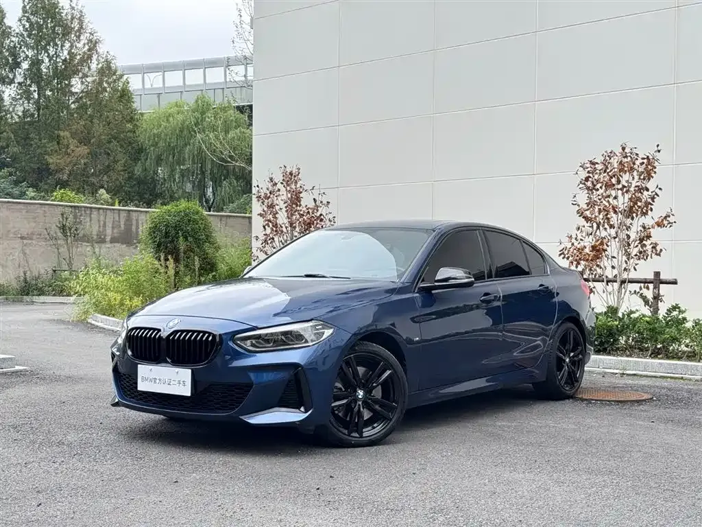 BMW 1 Series 2022 из CN, фото 1