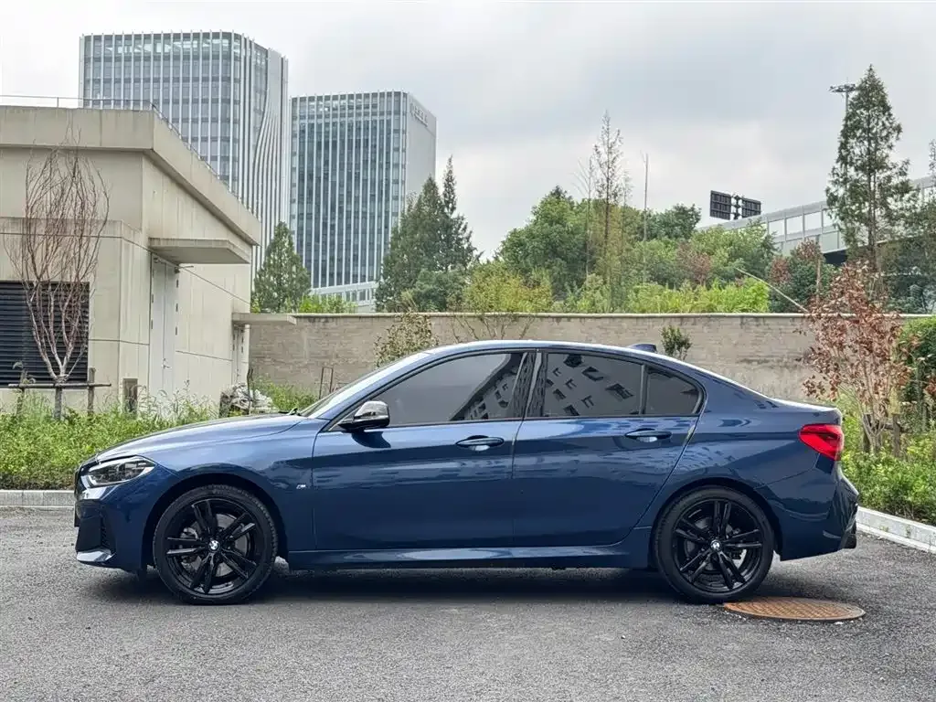 BMW 1 Series 2022 из CN, фото 3