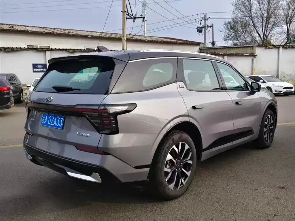 Ford Edge — фото 5